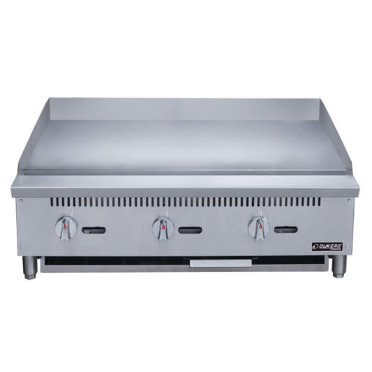 Dukers DCGM36 36 in. W Griddle with 3 Burners