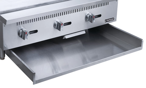 Dukers DCGM36 36 in. W Griddle with 3 Burners Dukers DCGM36 36 in. W Griddle with 3 Burners