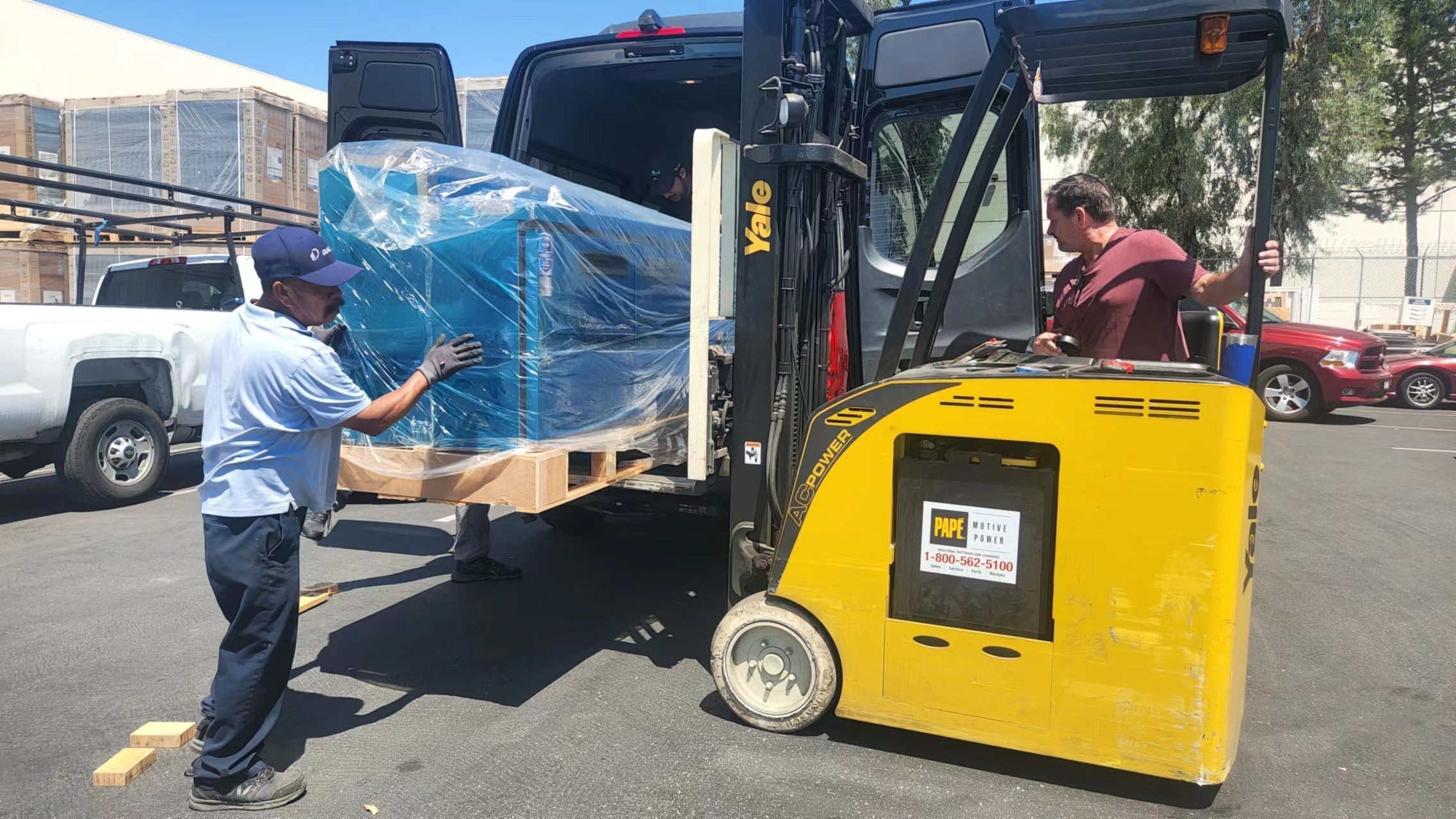 Daily Warehouse Loading & Delivery & Customer Will-call ：Sandwich Prep ...