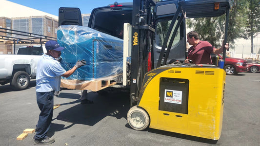 Daily Warehouse Loading & Delivery & Customer Will-call ：Sandwich Prep Station/ Upright Reach-in Refrigerator Freezer / Display Showcases/ Undercounters/ Ice Makers / Chest Freezers/ Gas Equipment etc.