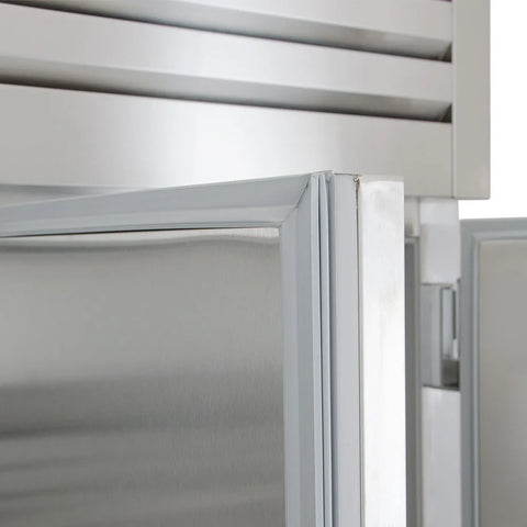True STR3R-3S 77 3/4" Three Section Reach In Refrigerator, (3) Left/Right Hinge Solid Doors, 115v