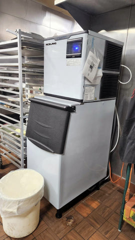 ASK-329S 350 lb. Air Cooled Cube Ice Machine with Bin 230lb.