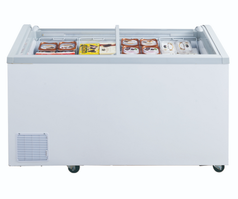 Dukers WD-700Y 79" Commercial Chest Freezer in White 24.7 Cu. Ft.