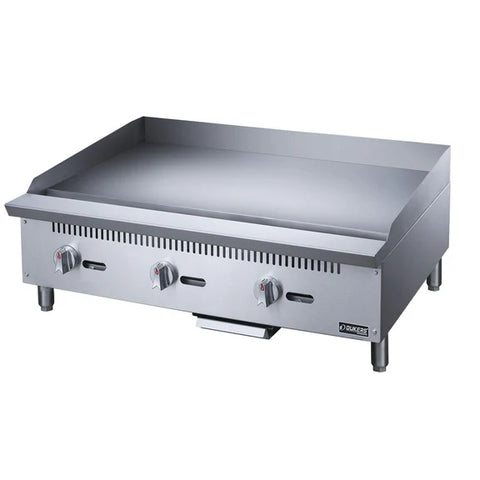 Dukers DCGT36 36 in. Thermostatic Griddle with 3 Burners