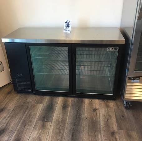 Dukers DBB60-H2 60" Two Swing Door Bar and Beverage Cooler - 15.2 Cu. Ft.